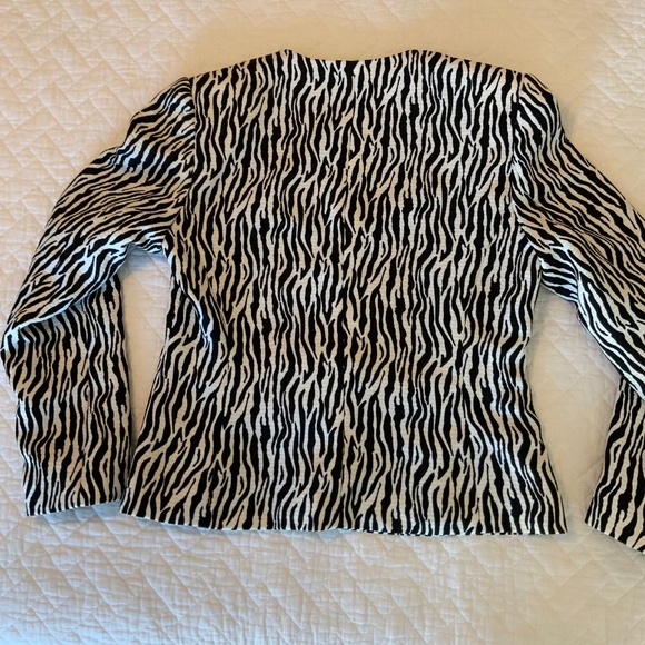 Isabella Women’s Zebra Print Blouse/Jacket Size 12 Long Sleeve Belted - Picture 3 of 5